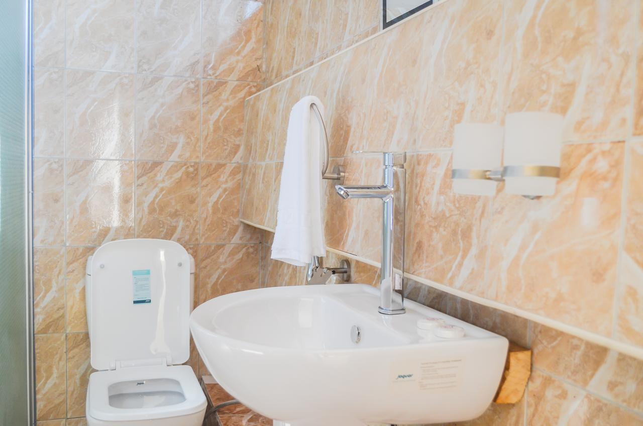 Igar Plaza Hotel 진자 외부 사진