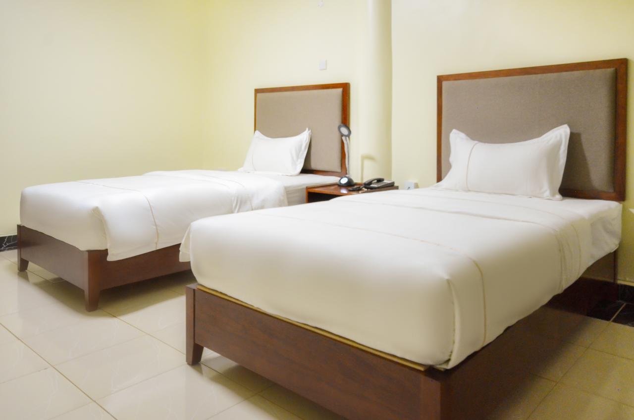 Igar Plaza Hotel 진자 외부 사진